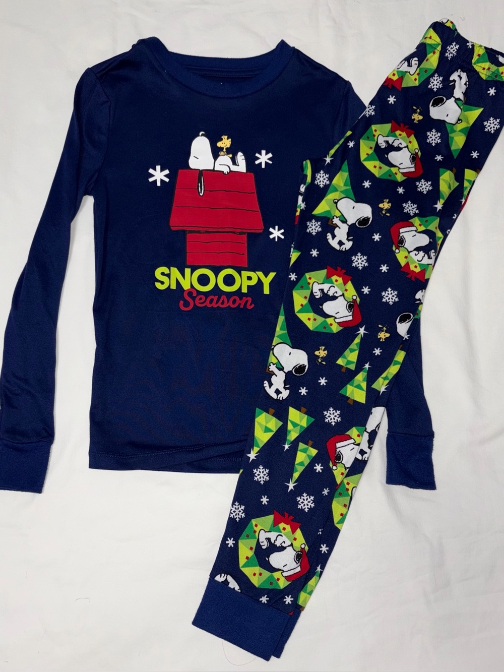 Peanuts Snoopy Christmas pajamas very soft sz 8 like new condition smoke free